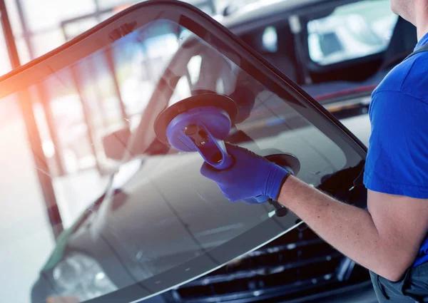 Comprehensive Services from an Auto Glass Company in Tampa