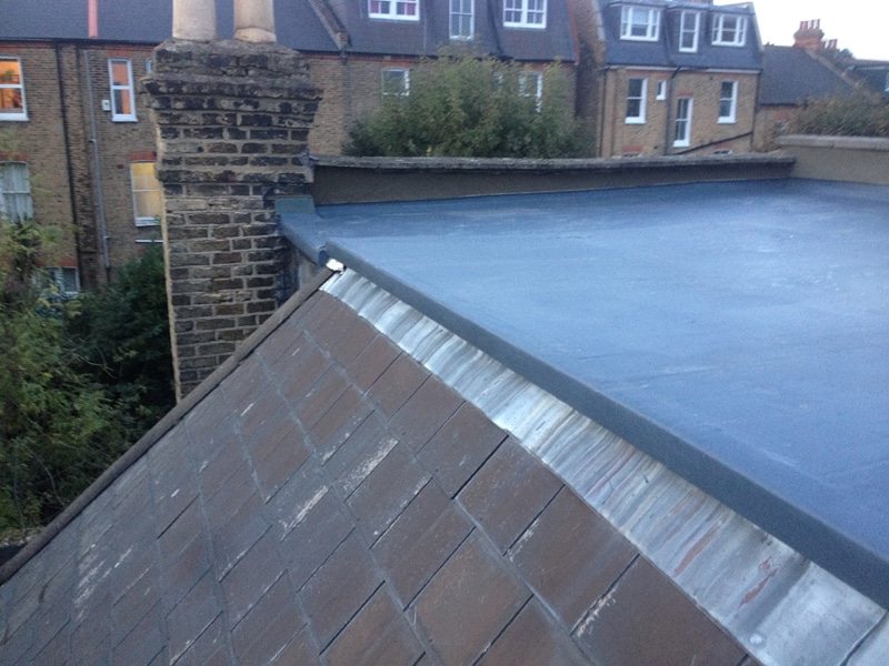 Pros and Cons of Flat Roof vs Pitched Roof Designs