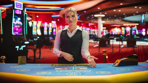 Comparing Different Features of an online casino Singapore