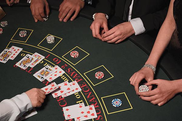 Find Video Poker Games with คาลิโน for Card Game Variety