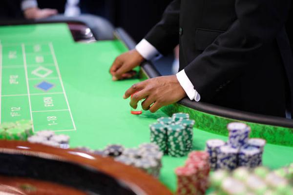Finding Useful Features on an online casino Singapore